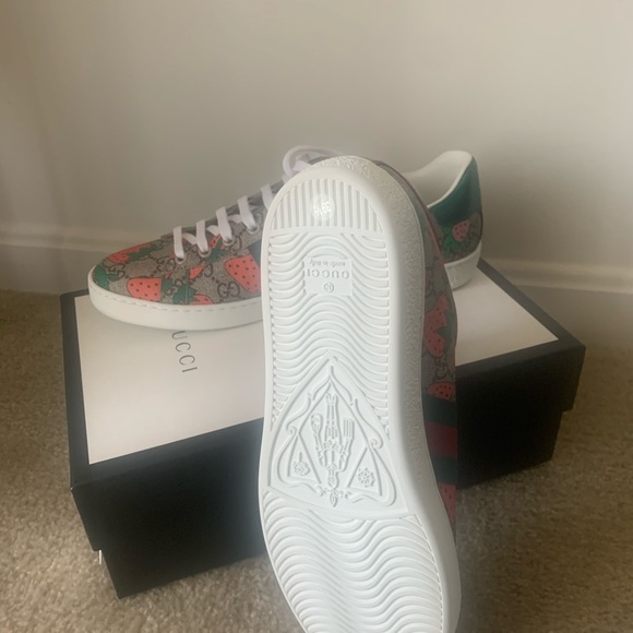 Gucci Ace Strawberry Sneakers 9 - Picture 5 of 5